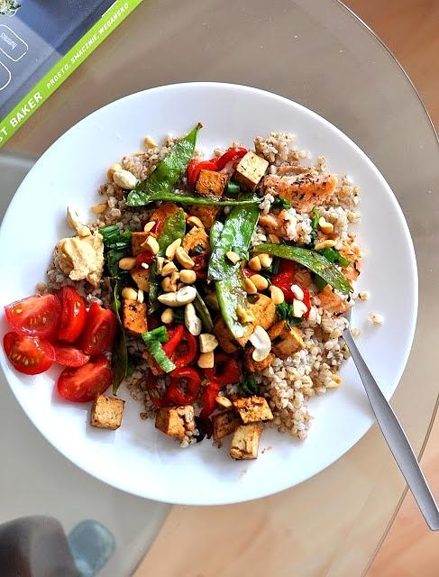Tofu po azjatycku z kaszą bulgur