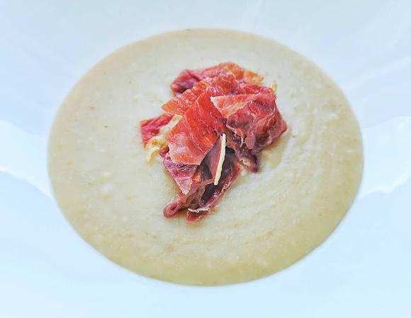 Krem z pieczonych ziemniaków z prosciutto di Parma