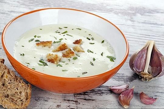 Zupa czosnkowa