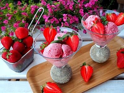 Wegańskie lody truskawkowo kokosowe