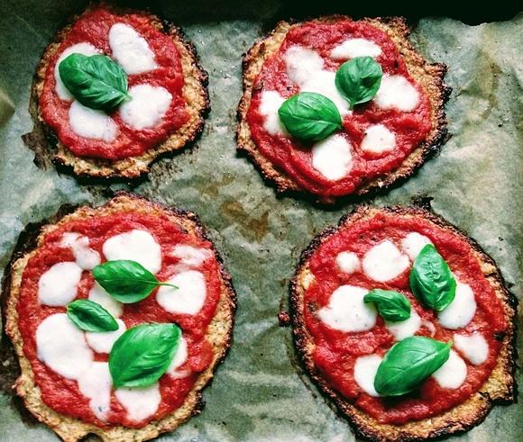 Mini pizze kalafiorowe