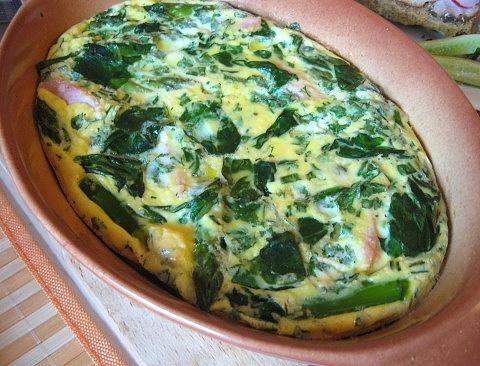 Omlet ze szparagami i serem feta