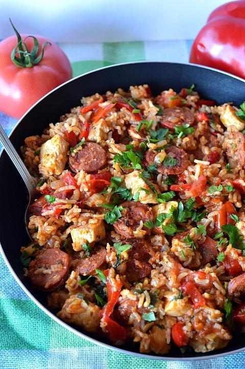 Jambalaya z kurczakiem i chorizo - przepis na jednogarnkowe danie kreolskie