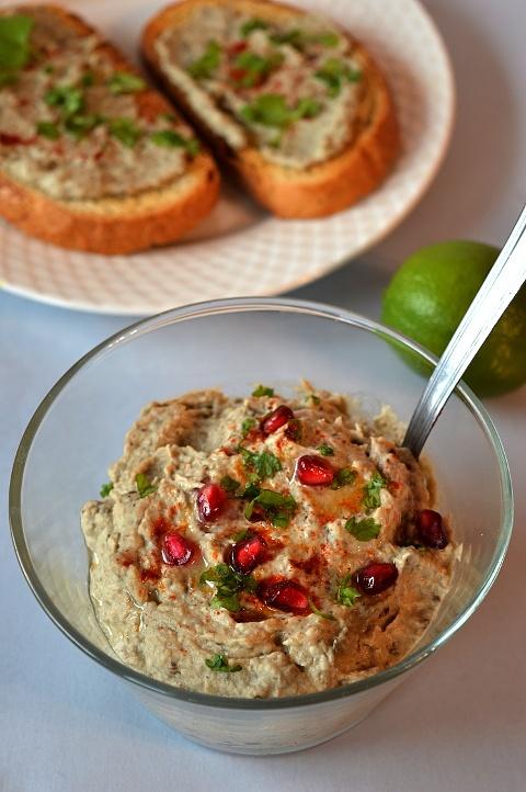 Baba ghanoush - bliskowschodnia pasta z bakłażana i tahini