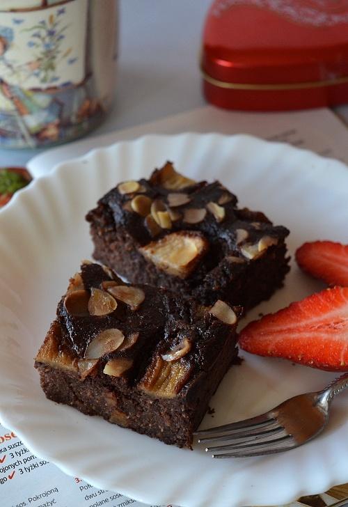 Brownie z kaszy jaglanej z gruszkami