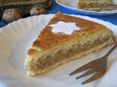 Przepis na tartę z karmelizowanymi orzechami