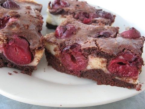 Sernikobrownie z wiśniami
