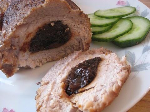 Pieczony schab ze śliwkami