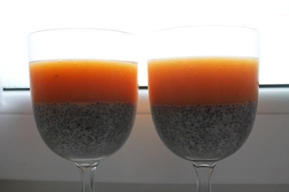 Pudding chia z musem owocowym