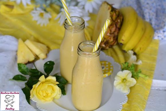 Koktajl ananasowo-bananowy z nutą pomarańczy
