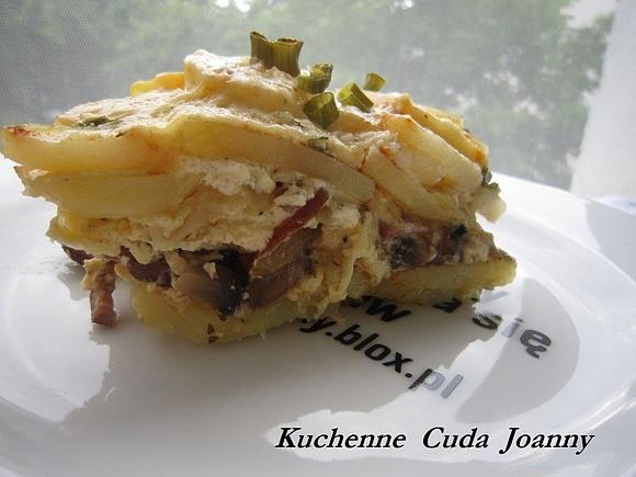 Zapiekanka ziemniaczana z kiełbasą i pieczarkami