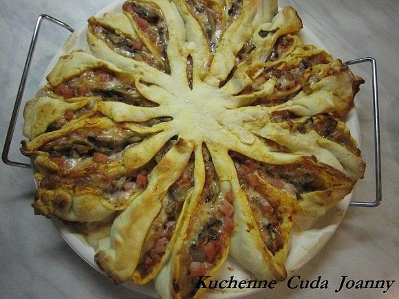 Pizza Gwiazda wypiekana na kamieniu
