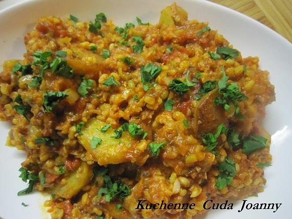 Fasola Mung z Ziemniakami w Sosie Curry