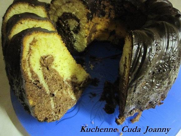 Babka czekoladowo-ajerkoniakowa