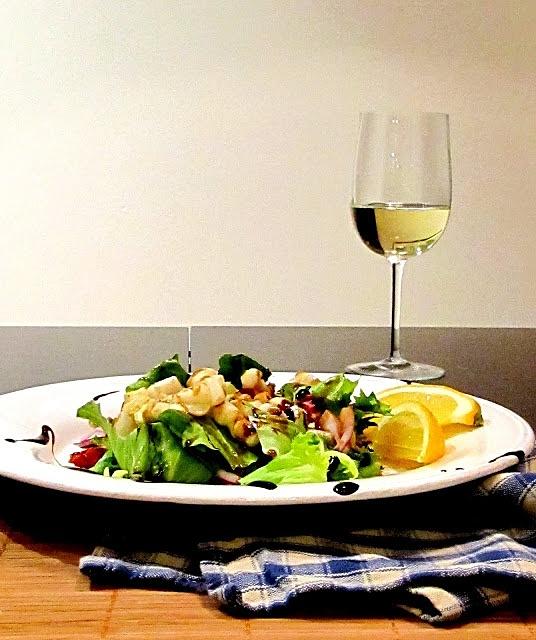 Sałatka z grillowanymi kalmarami