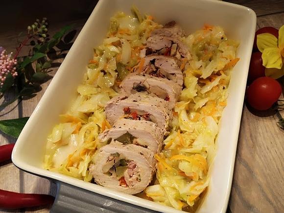 Polędwiczki nadziewane w młodej kapustce