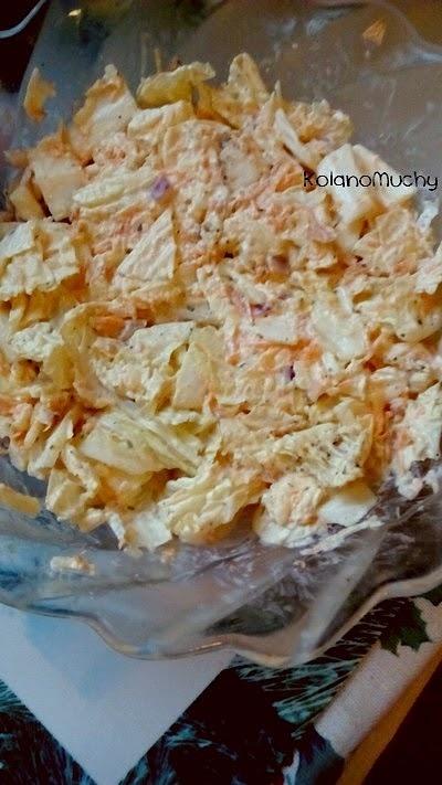 Sałatka z kapusty pekińskiej, marchewki i jabłka