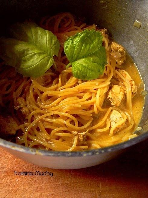 One Pot Pasta z kurczakiem i curry