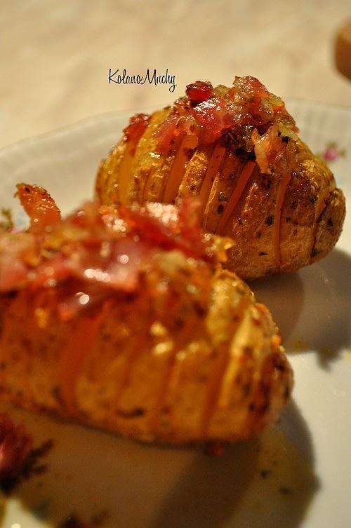 Pieczone ziemniaki z cebulką i boczkiem