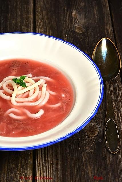 Zupa truskawkowa z makaronem Udon