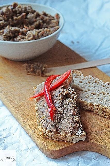 Pasta z soczewicy z pieczonymi warzywami korzeniowymi z wędzoną solą
