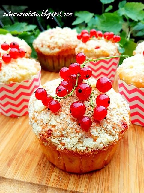 Muffiny z porzeczkami i budyniem