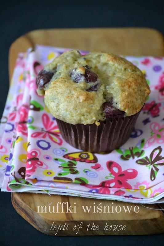 Muffiny bananowo wiśniowe lub czereśniowe