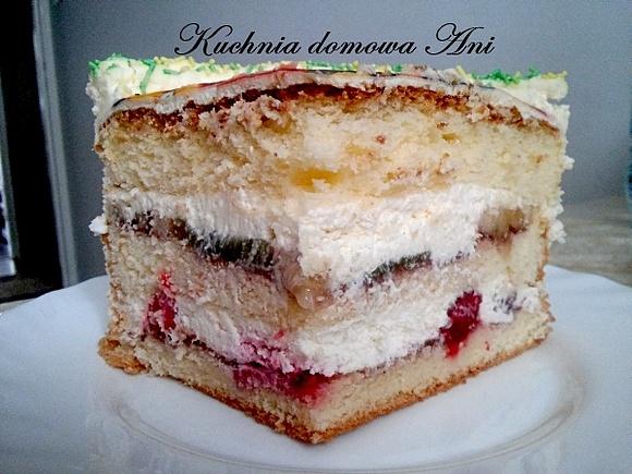 Tort z owocami