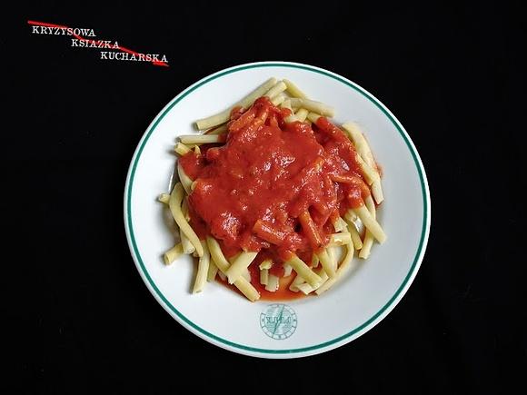 Bezglutenowe spaghetti Napoli z fasolki