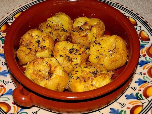 Zapiekane ziemniaki z czosnkiem i tymiankiem