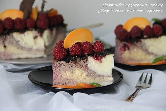 Marmurkowy sernik owocowy na lato