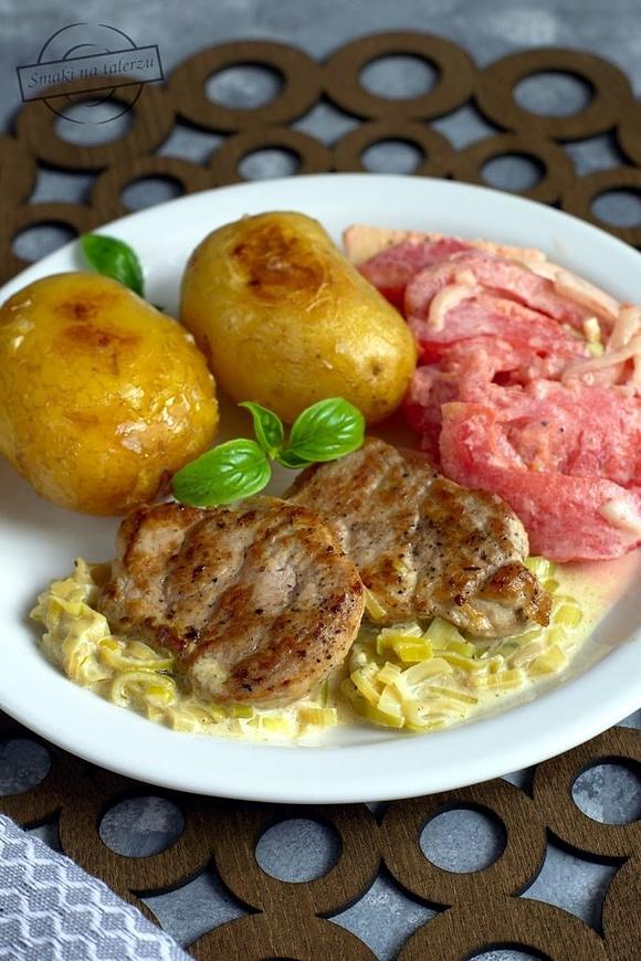 Polędwiczki wieprzowe w sosie porowym
