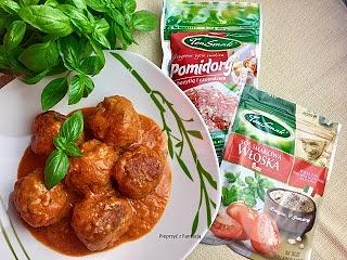 Pulpety w delikatnym sosie pomidorowym