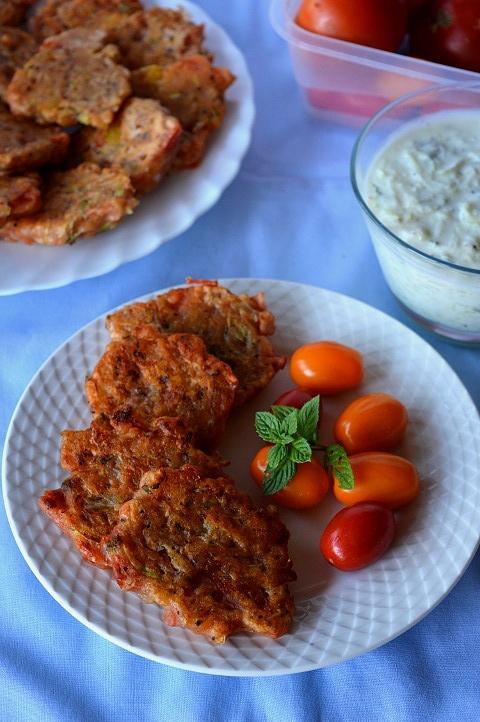 Greckie placki z pomidorów i cukinii