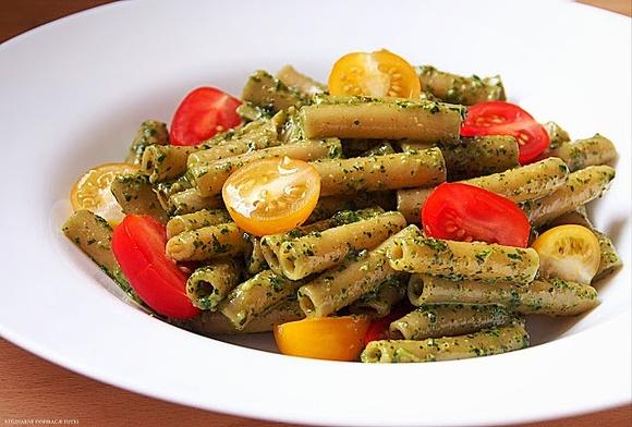 Penne z pesto z rukwi wodnej