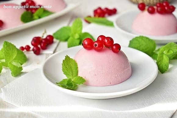 Porzeczkowe panna cotty