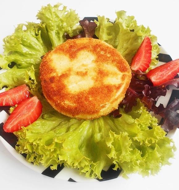 Panierowany Camembert