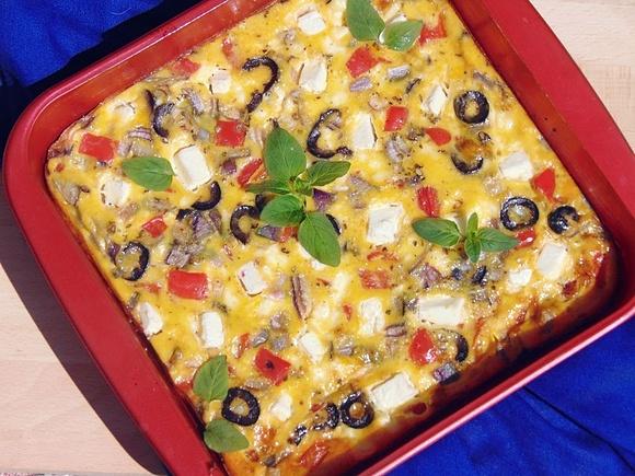 Frittata na grecką nutę z kurczakiem i olejem rzepakowym