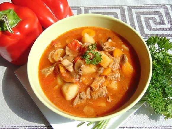 Zupa gulaszowa