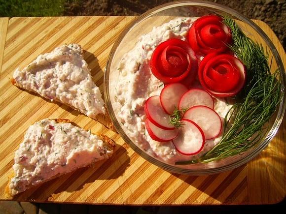 Wiosenny twarożek z rzodkiewką