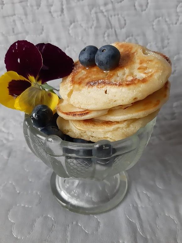 Pancakes z miodem – amerykańskie naleśniki w stylu breakfast
