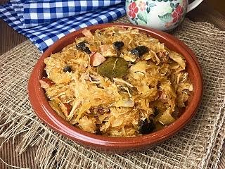 Bigos z grzybami i kiełbasą