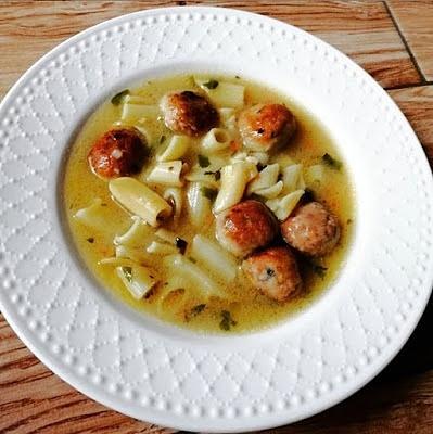 Zasmażana zupa z pulpetami i makaronem