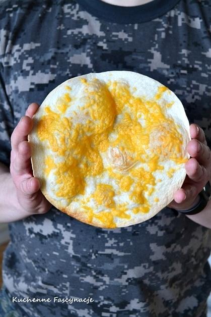 Zapiekane tortille z serem - szybka i smaczna przekąska