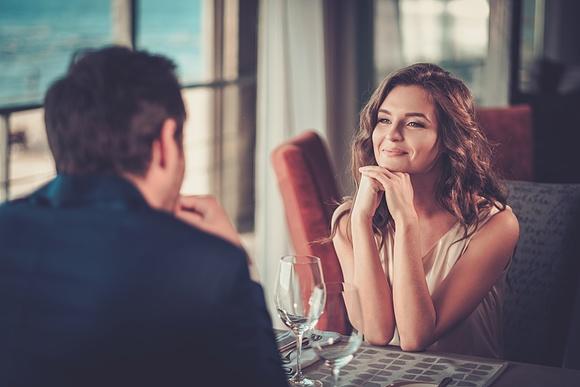 Na co zwrócić uwagę podczas randki w restauracji