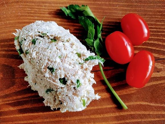 Awanturka z wędzonej makreli - pyszna pasta śniadaniowa