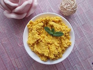 Hummus z dynią i kurkumą