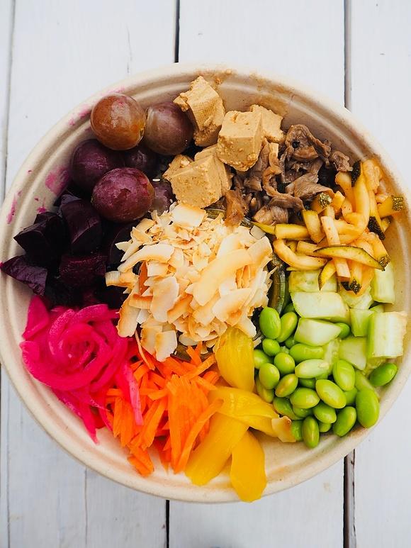 Poke Bowl Aroha hawajsko na warszawskim bazarze