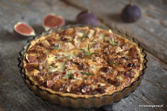 Tarta z figami i serem pleśniowym niebieskim