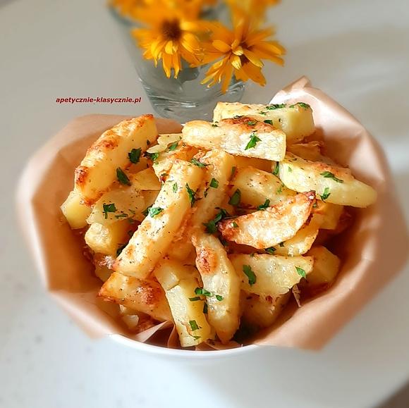 Frytki z parmezanem pieczone